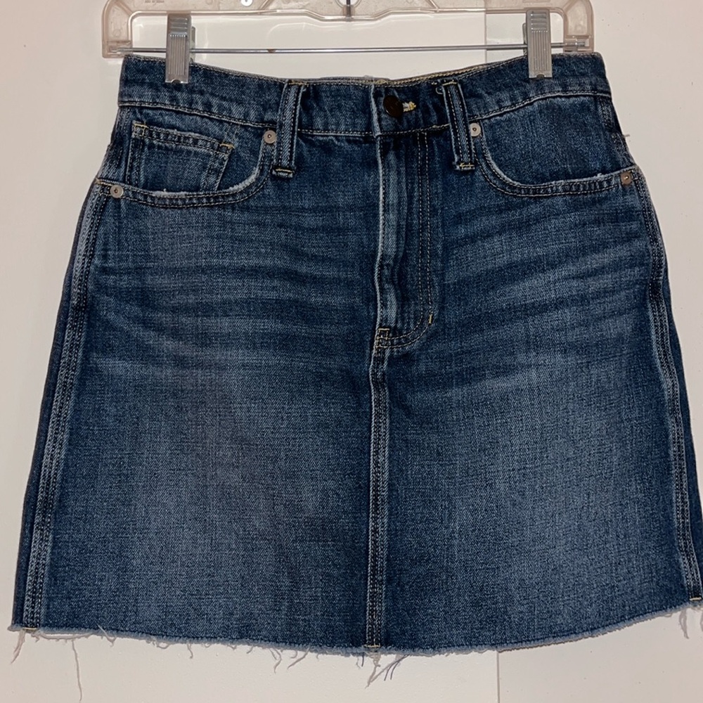 Madewell raw hem jeans skirt, size 26